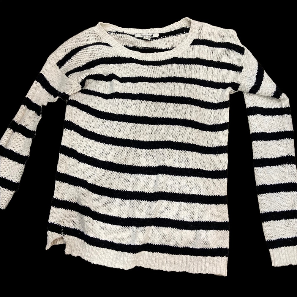 Oversized stripped black and white sweater
